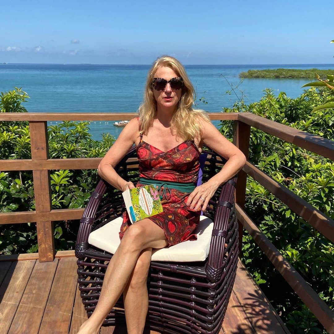 ナネットレポーのインスタグラム：「This magical place inspired me  to re read my favorite  Gabriel Garcia Marquez novel #onehundredyearsofsolitude」