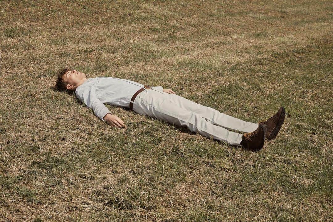 のインスタグラム：「Fit for your unwinding moments.  Take a break and embrace the slower pace. #carrera #FW1920 #buttero」