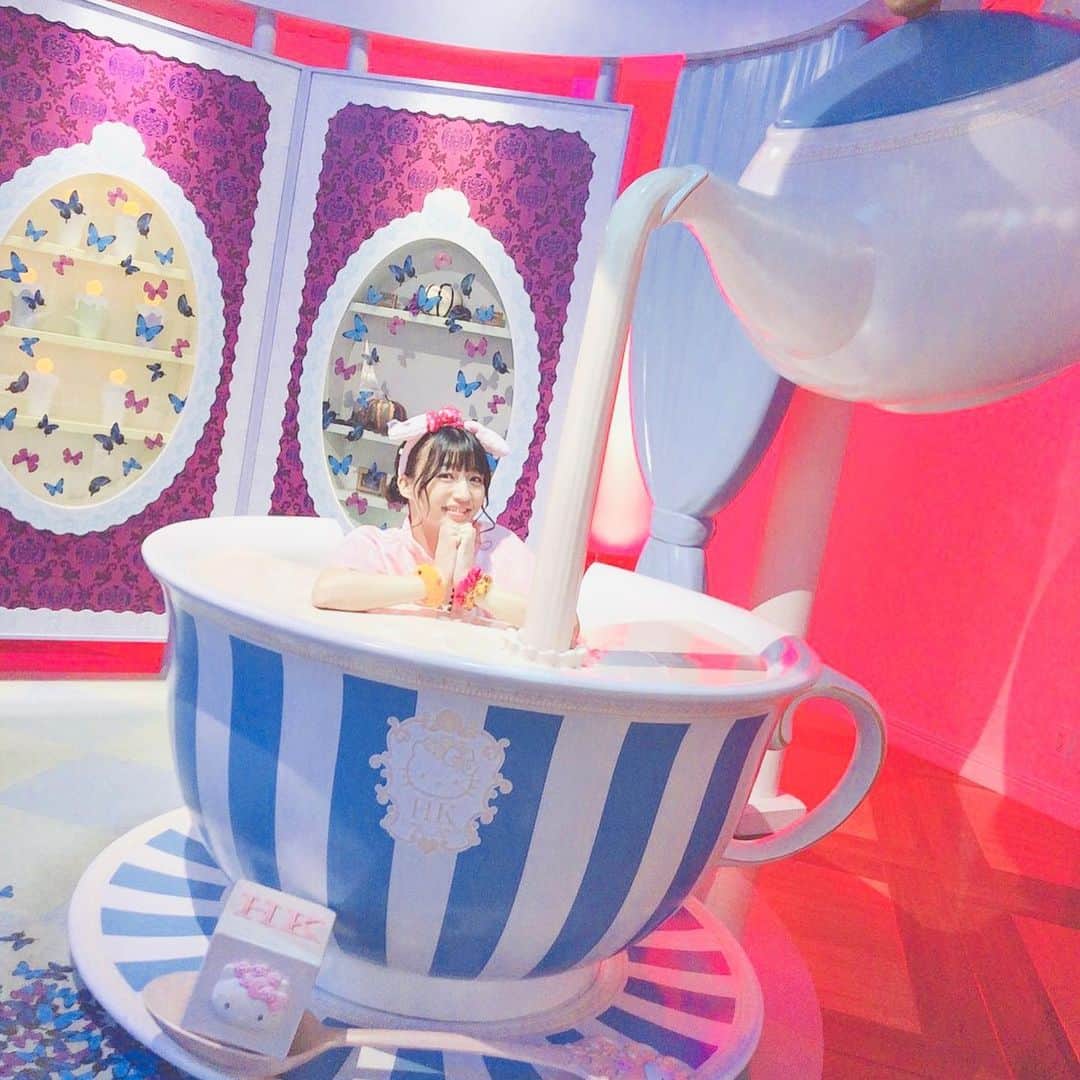 榎あづささんのインスタグラム写真 - (榎あづさInstagram)「お風呂に入らねばなぁ。。。 ミルクティーは至高💓」11月23日 1時30分 - adusa_kinoko