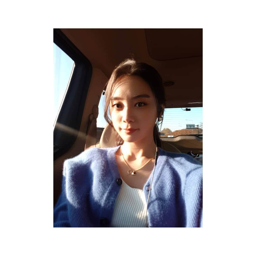 ヘリム さんのインスタグラム写真 - (ヘリム Instagram)「🌗🌗🌗🌗#goodnight」11月23日 2時23分 - wg_lim