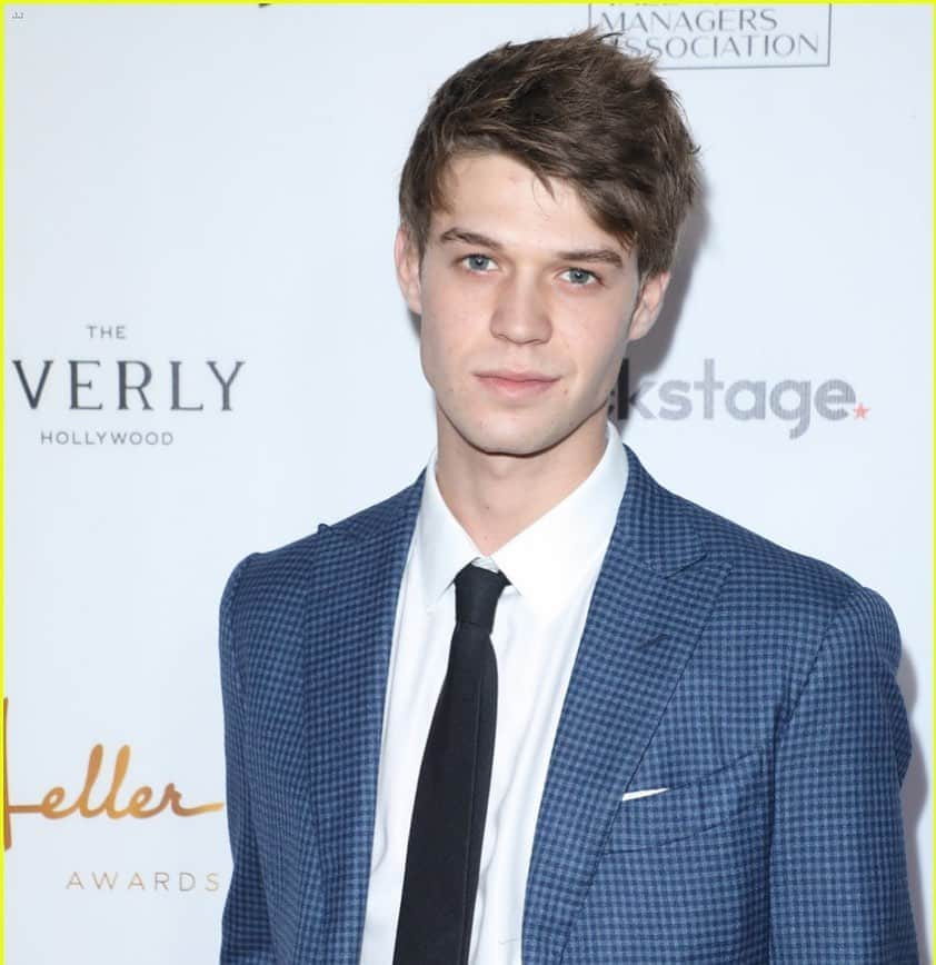 コリン・フォードさんのインスタグラム写真 - (コリン・フォードInstagram)「It’s Friday! I love the pattern on this suit 🚨 Wanted to share this shot from the Heller Awards a couple weeks back 💙」11月23日 2時36分 - colinford