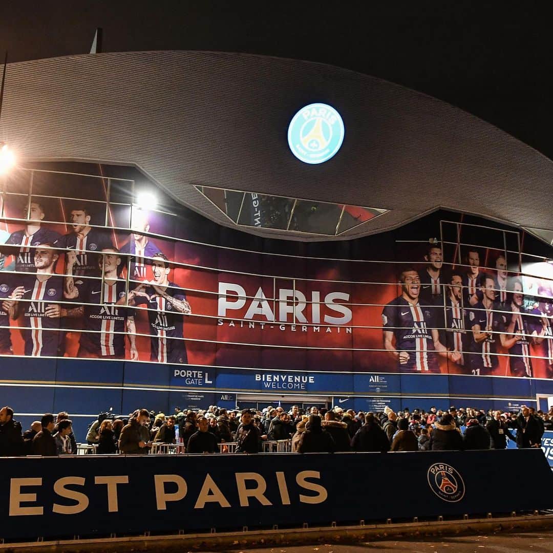 パリ・サンジェルマンFCさんのインスタグラム写真 - (パリ・サンジェルマンFCInstagram)「𝙋𝘼𝙍𝘾 𝘿𝙀𝙎 𝙋𝙍𝙄𝙉𝘾𝙀𝙎 📍 . #PSGLOSC #ParisSaintGermain #PSG #Paris #Football #AllezParis #ICICESTPARIS」11月23日 2時57分 - psg