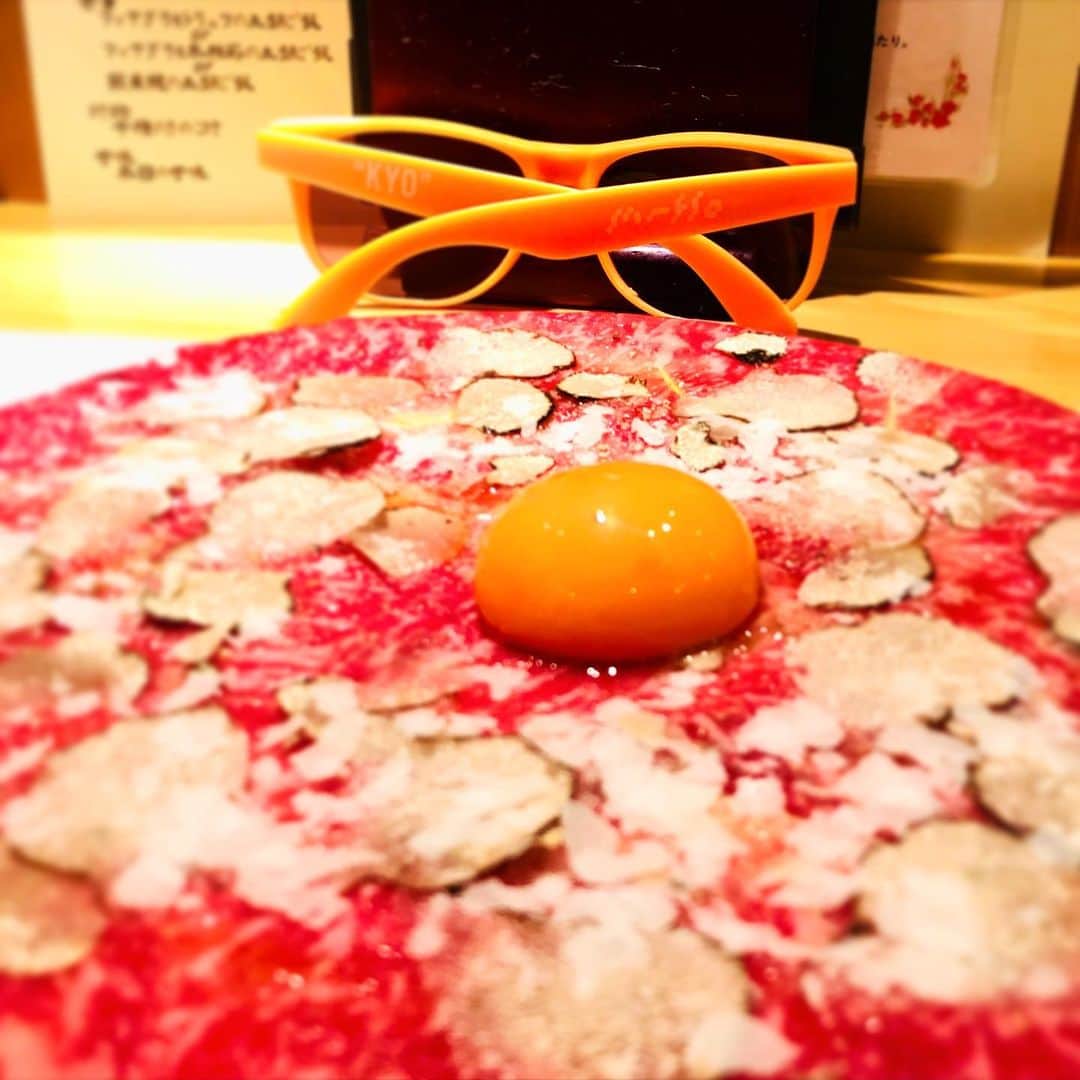 ELISAのインスタグラム：「からの肉！うますぎる。。。」