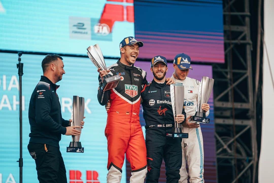 アンドレ・ロッテラーのインスタグラム：「P2 in our very first race! Awesome way to start our new chapter! @porsche.formulae @tagheuer @boss @saudi_airlines」