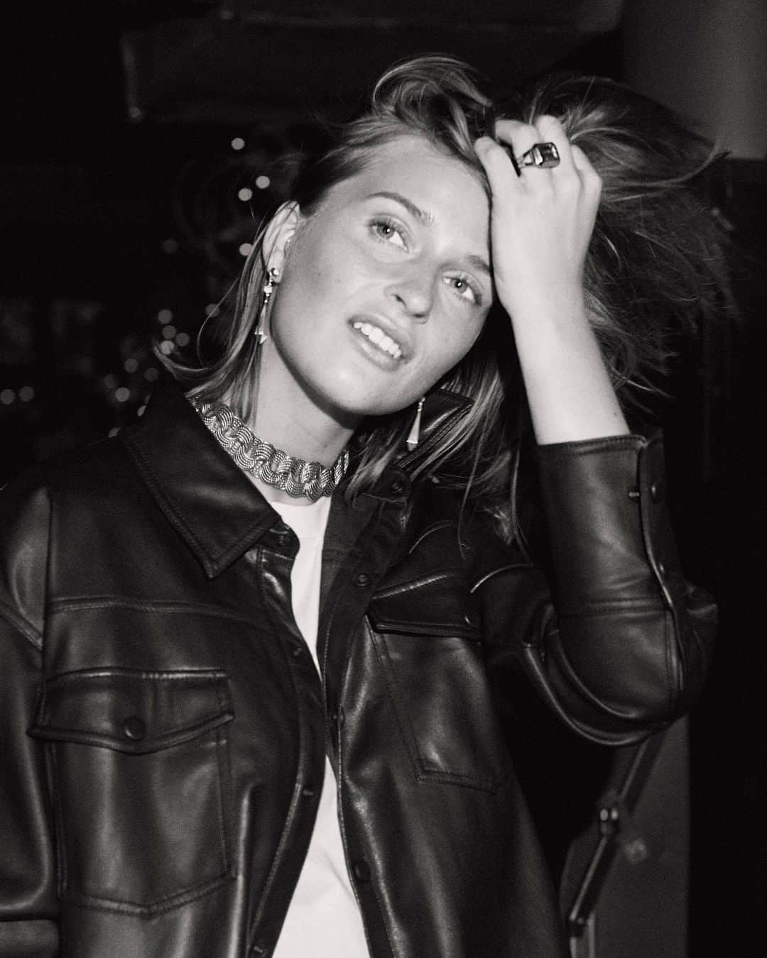 デビッドヤーマンのインスタグラム：「That Friday night feeling 🎉 Celebrate the official start of the weekend with DY Origami and Bold Renaissance designs. Shop our latest designs through the link in our bio. #DavidYurman」
