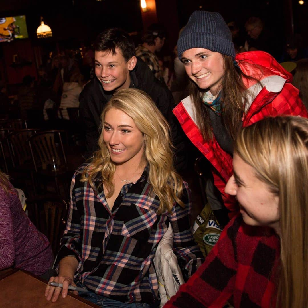 ミカエラ・シフリンさんのインスタグラム写真 - (ミカエラ・シフリンInstagram)「One of my favorite parts of my “work” is meeting the next generation of ski racers! When we were at @coppermtn, we got the chance to spend time with tons of fans at a private autograph signing, and then when I left to train in @aspensnowmass I found out the @jacksonholeskisnowboardclub came to Copper and was asking where I was. I was bummed to miss them, but wanted to give them all - and especially Lucy Wirth (who wanted to make sure I got this message) - a shout-out for being so passionate about skiing and being such awesome fans! And YES! - I do remember you, Lucy. Thanks for cheering me (and my @usskiteam teammates) on - your energy fuels us while we’re on the road around the world. 🥳🤗🤗 And your helmet is pretty great too 😜. #ABFTTB #IAmYourBiggestFan @ikonpass #ikonpass」11月23日 4時00分 - mikaelashiffrin