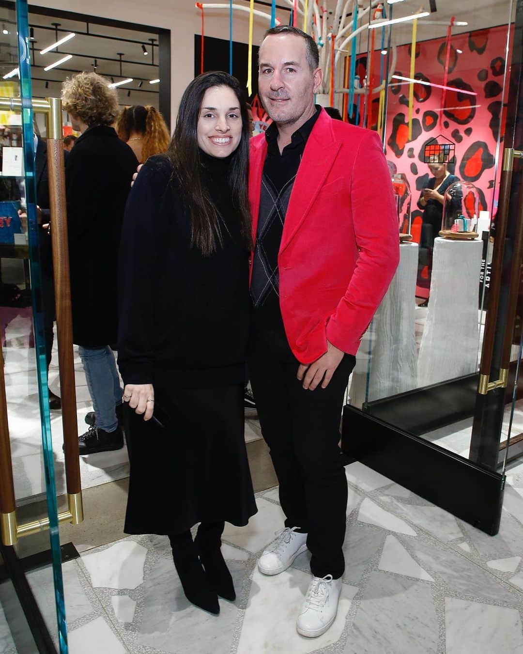 ShopBAZAARさんのインスタグラム写真 - (ShopBAZAARInstagram)「ABOUT LAST NIGHT: We celebrated the debut of our pop-up shop collaboration with @theconservatorynyc at #HudsonYards. From super chic and thoughtful gifts you want to give and to get to amazing murals by @ashleylongshoreart! 🎨+ a special thanks to our partners @vievite and @chefanienass! ✨ Experience it all in our Stories! #ShopBAZAAR」11月23日 3時54分 - shopbazaar