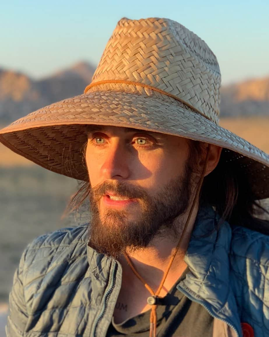 ジャレッド・レトさんのインスタグラム写真 - (ジャレッド・レトInstagram)「👨🏻‍🌾🌅」11月23日 4時05分 - jaredleto