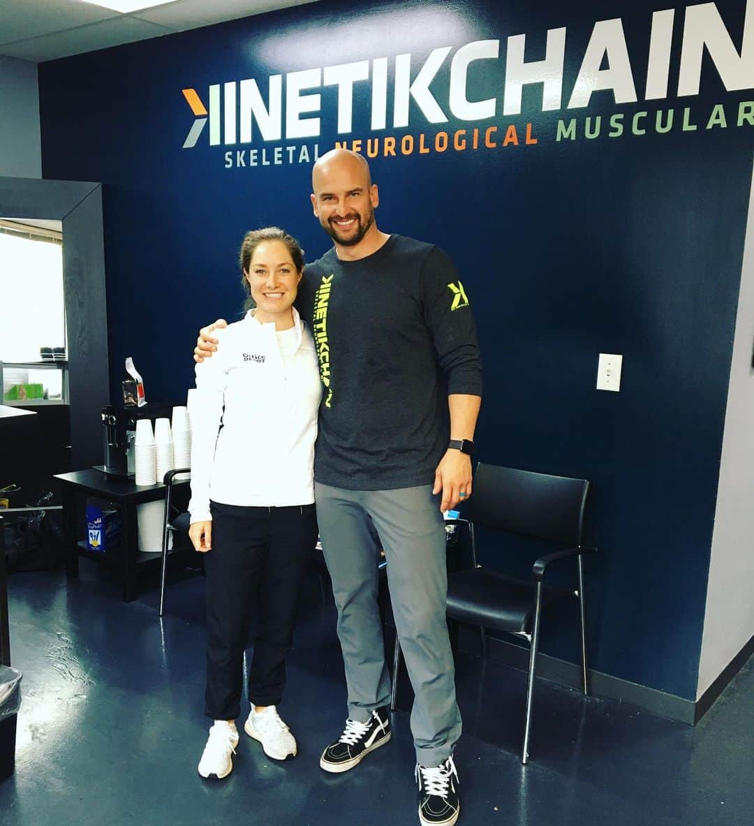 のインスタグラム：「Thank you @kinetikchain and @landan_webster for being such an important part of my team and always getting me back on track and healthy to perform my best! 💪🙌👊 #kinetikchain if you want it, they got it #Active release technique #Dry needling #FDM #SASTM #Nerve flossing #chiropractor」