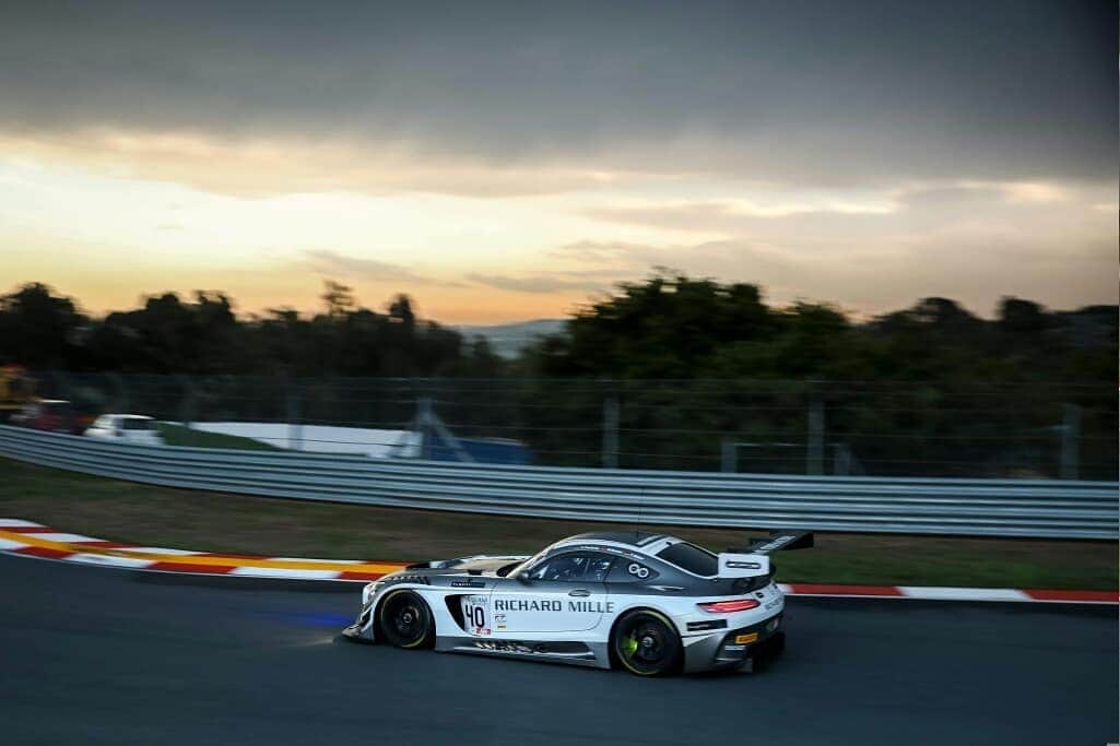 Mercedes AMGさんのインスタグラム写真 - (Mercedes AMGInstagram)「A qualifying day with changing weather conditions at @kyalamigrandprixcircuit is done. ☔ Our #MercedesAMG GT3s finished the day with good starting positions for the 9-hour-race on Saturday. P3 for #999 @gruppem_racing, P9 for #10 @sps_performance. The final race of the 2019 @intercontinentalgtchallenge starts tomorrow at 13.00 hrs local time.  #IntGTC #Kyalami9H #Kyalami9Hour #AMGGT3 #MercedesAMG #MercedesAMGMotorsport」11月23日 4時37分 - mercedesamg