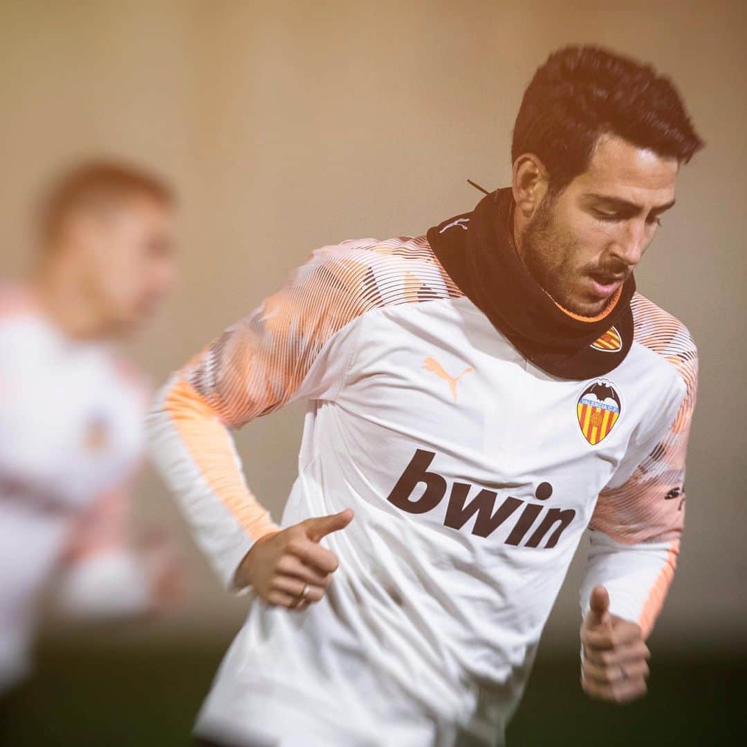 ダニエル・パレホのインスタグラム：「Mañana jugamos en un estadio muy especial. Con ganas de hacer un gran partido y de llevarnos los tres puntos! #amuntsempre」
