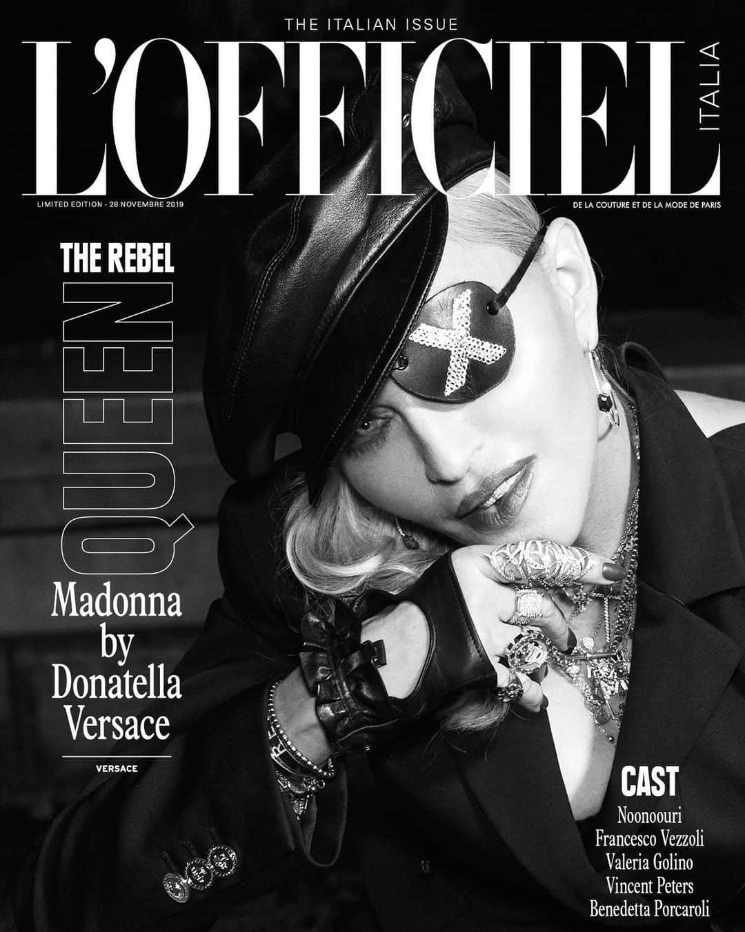 マドンナさんのインスタグラム写真 - (マドンナInstagram)「L’officiel has Officially been Madame ❌’d! ................... @lofficielitalia @donatella_versace #madamex」11月23日 4時57分 - madonna