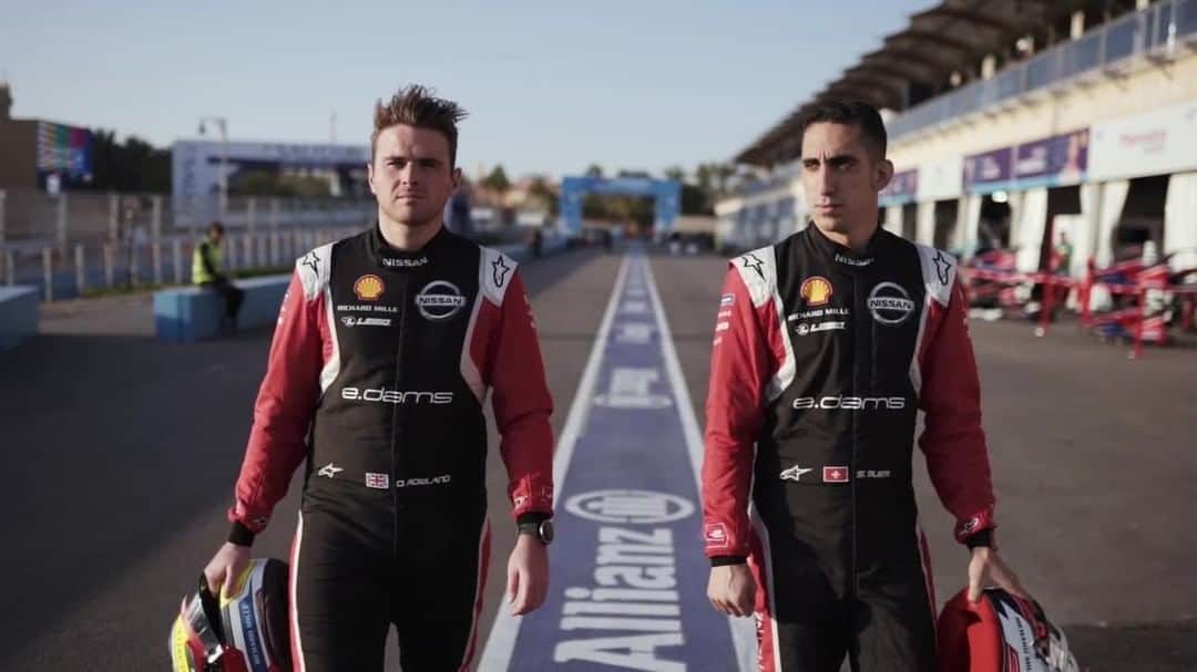 のインスタグラム：「The #DiriyahEPrix is HERE. 🙌 This is @Sebastien_Buemi & @Oliverrowland1's race preview. Their excitement level..? 💯@NISMO #NissanFormulaE #Nissan #IntelligentMobility」