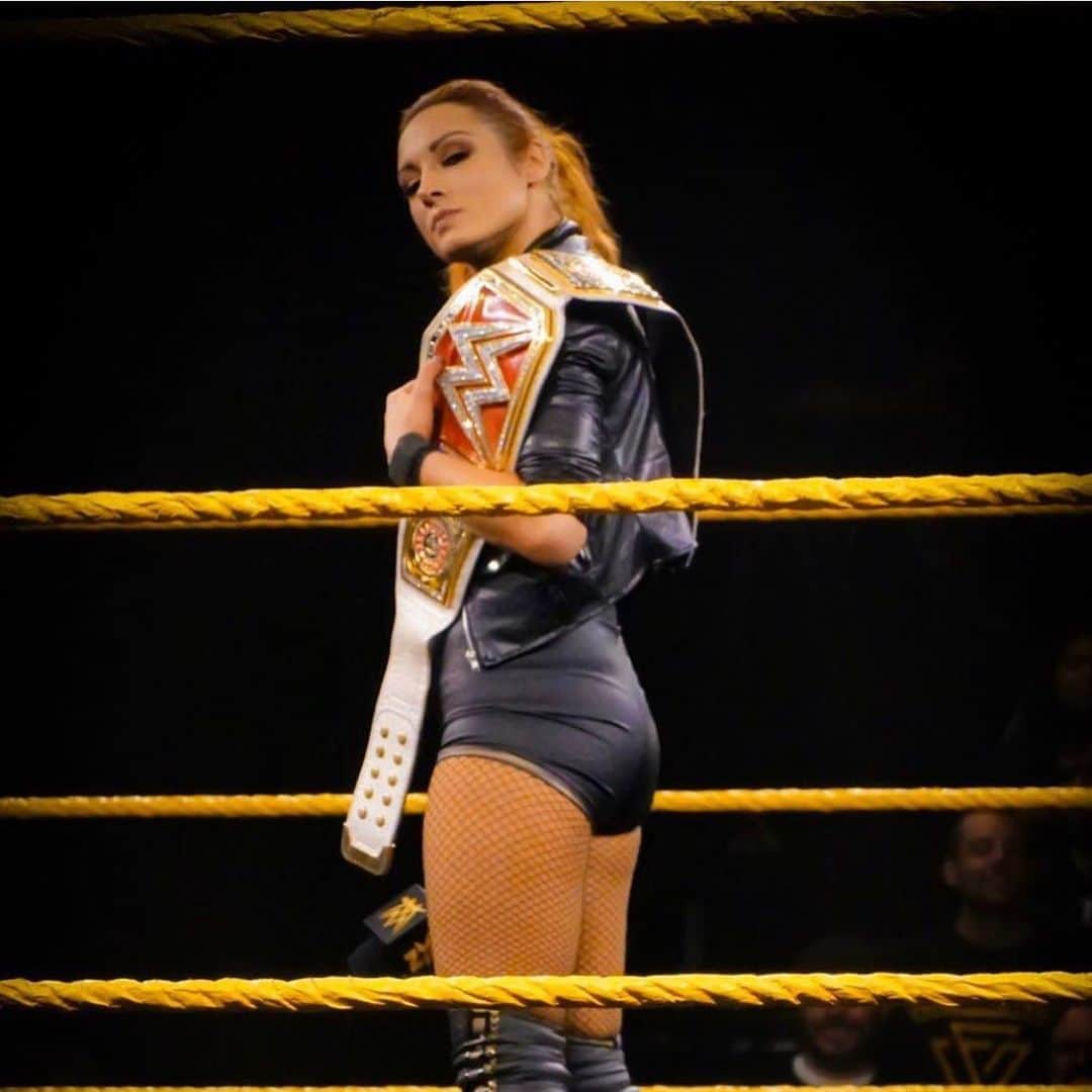 レベッカ・ノックスのインスタグラム：「Shayna, thank The Champ.」