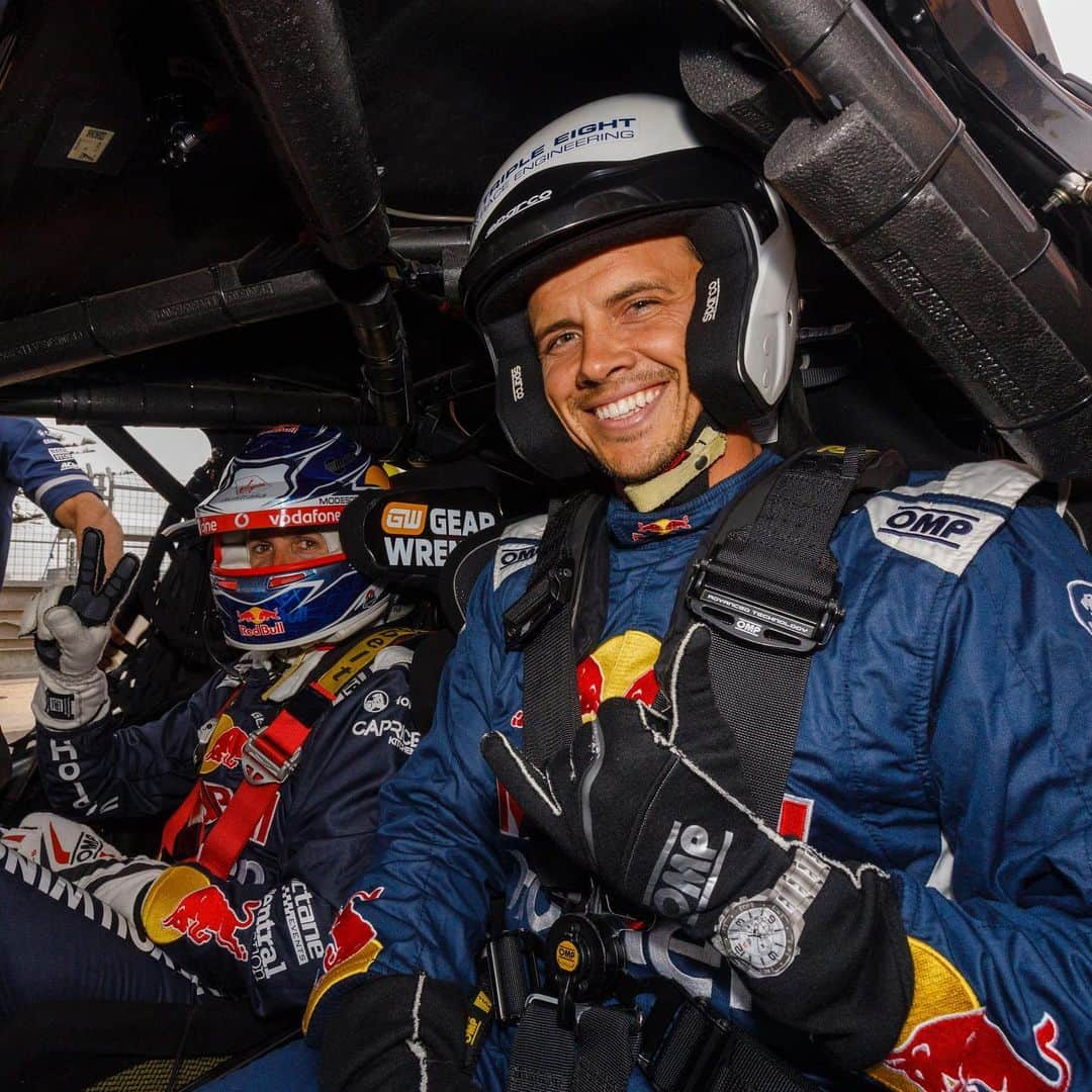 ジュリアン・ウィルソンさんのインスタグラム写真 - (ジュリアン・ウィルソンInstagram)「What an experience! Thank you @redbullau and @jamiewhincup for the hot lap! One to remember 🔥」11月23日 7時24分 - julian_wilson