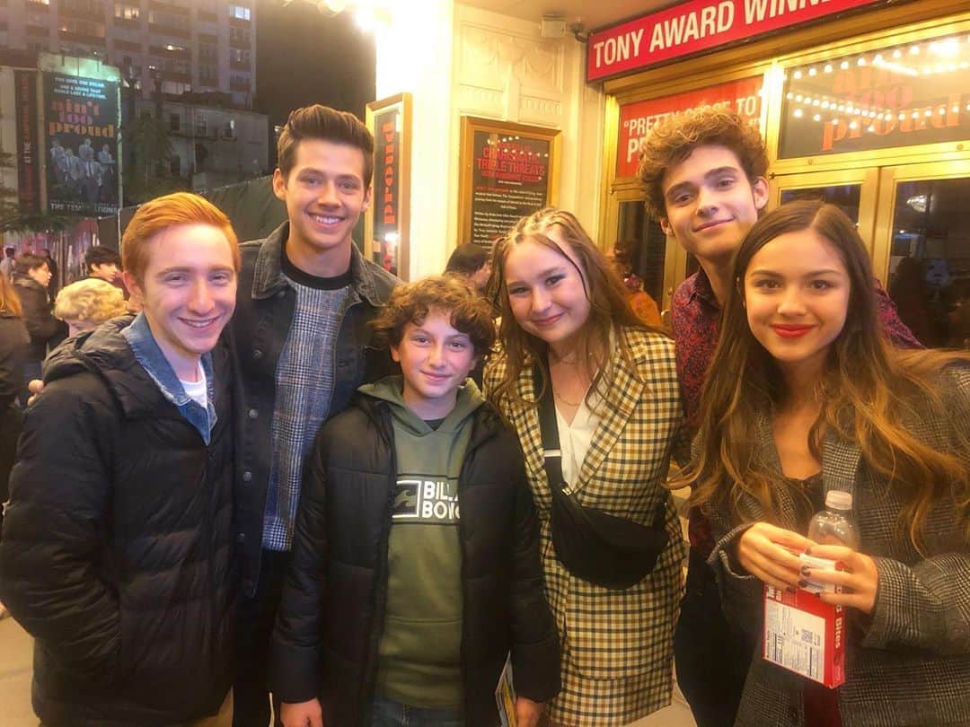 オーガスト・マトゥーロのインスタグラム：「Ran into the cast of @highschoolmusicalseries in New York! I told them I had just seen them on a billboard in Times Square. They had no idea so they ran over to see it! 😂😂😂 Have you guys watched it yet on Disney+?」