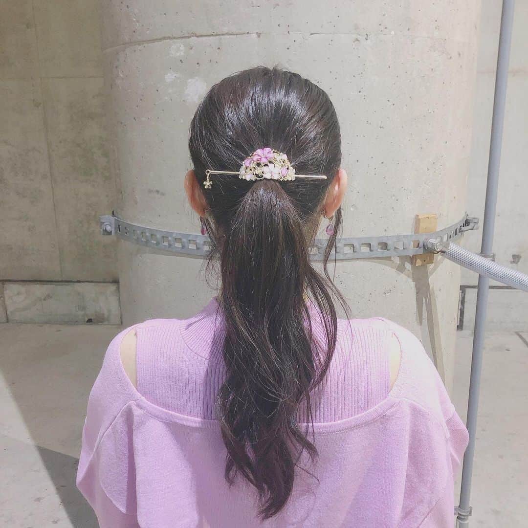 西川怜さんのインスタグラム写真 - (西川怜Instagram)「可愛い髪飾りをいただいたので、紫のお洋服に合わせてアレンジしてみた(^^) . . . #ヘアアレンジ#大人#大人かわいい#ロングヘアアレンジ #ロングヘア」11月23日 17時16分 - rei_nishikawa_1025