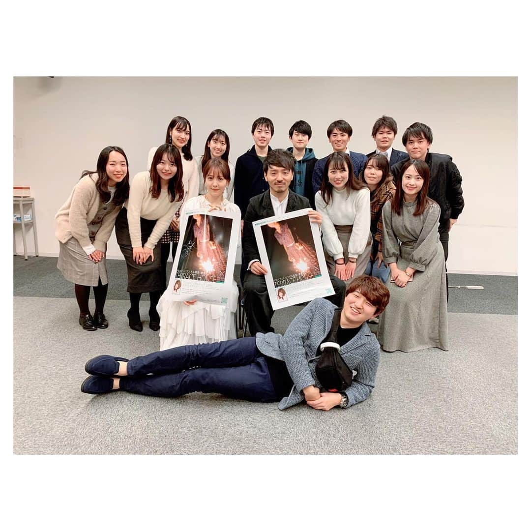 トリンドル玲奈さんのインスタグラム写真 - (トリンドル玲奈Instagram)「三田祭2日目^ ^  テラスハウスのプロデューサーの太田さんと学生の皆さんと✨  テラスハウスの様なセットをステージ上に用意してくださって、、😳✨ リラックスして楽しい時間を過ごせました✨  ありがとうございました☺️🧡」11月23日 17時25分 - toritori0123