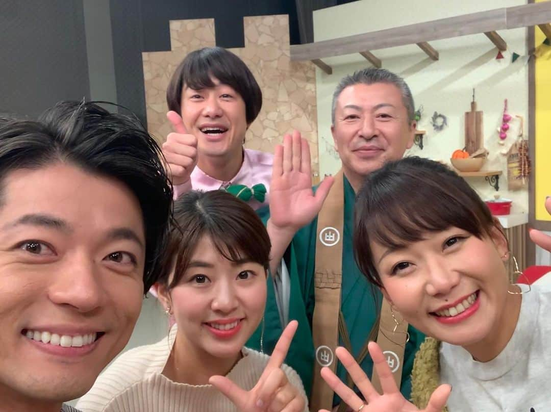 工藤淳之介さんのインスタグラム写真 - (工藤淳之介Instagram)「今週は1時間の短縮放送！ でもアフリカパンあり、 進化系蕎麦あり、ワイン煮込みあり！ そうそう、麦島アナは中継先で 本当にお気に入りの一足を購入して帰ってきました😆  #新潟 #土曜日 #テレビ #なじラテ  #アフリカパン #進化系蕎麦 #ワイン煮込み #新潟グルメ  #革靴 #一枚革 #直売 #工場セール #激安  #bsn #アナウンサー #1枚目の写真 #テーマ #心友 #ズッ友　笑 #工藤淳之介」11月23日 17時37分 - kudojun_nosuke_bsn