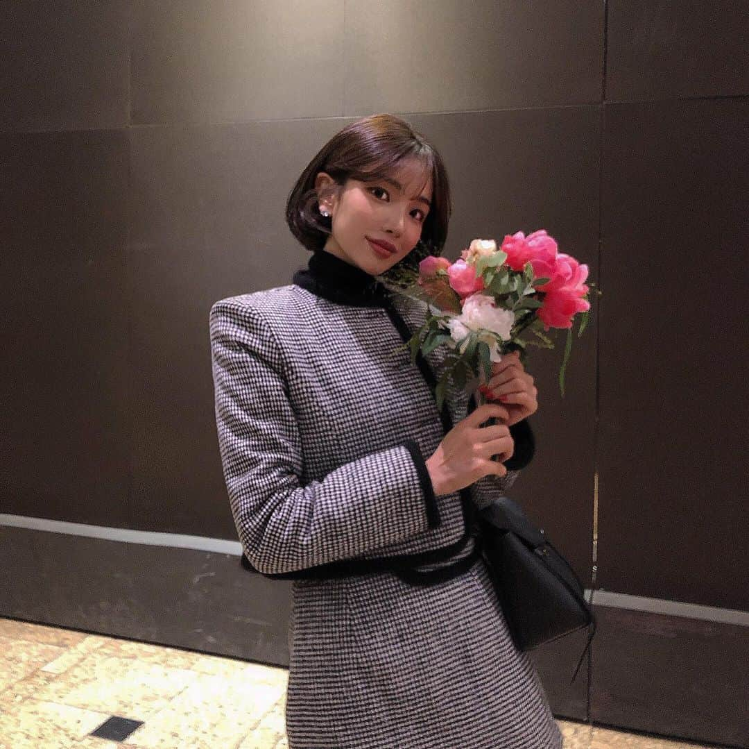 ディニさんのインスタグラム写真 - (ディニInstagram)「난생 첫 부케 💐 한번에 잘 받았다! ㅋㅋㅋ」11月23日 18時04分 - keemdani