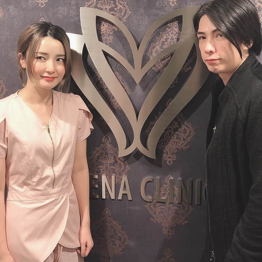 蛇足のインスタグラム：「エレナクリニックで眉毛のアートメイクしたよ。」