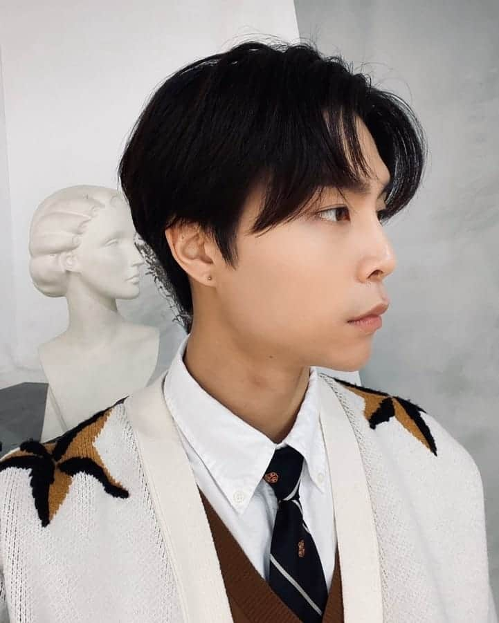 NCT 127さんのインスタグラム写真 - (NCT 127Instagram)「내뒤에 조각상, 아니면 앞에 있는 조각상  #NCT #NCT127 #JOHNNY」11月23日 18時16分 - nct127