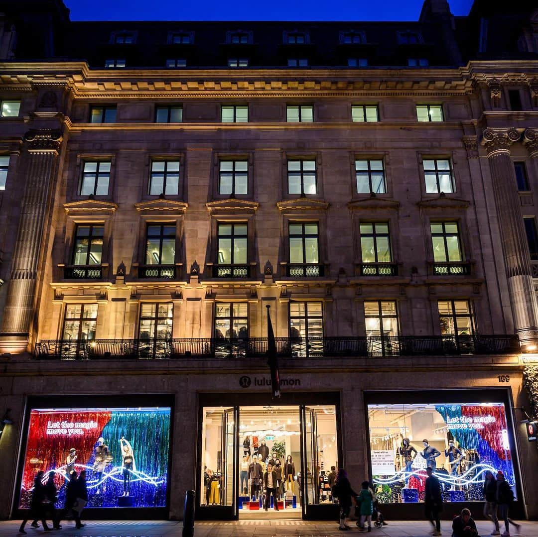 lululemonさんのインスタグラム写真 - (lululemonInstagram)「Every year our @lululemonuk Regent St. store gets to witness this magic. This season we’re looking all over to find where the magic happens. ✨ #thesweatlife」11月23日 9時48分 - lululemon