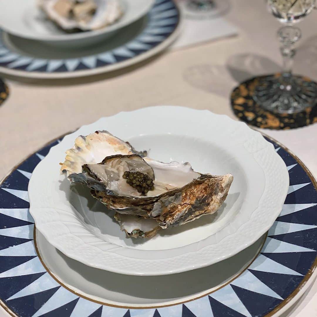 karen okajimaさんのインスタグラム写真 - (karen okajimaInstagram)「ㅤㅤㅤ  ㅤㅤㅤ  北新地のフレンチmaitre renardが、 chief produce by maitre renardに リニューアルオープン☺️💞 ㅤㅤㅤ  11/14のリニューアルオープン日に 行ってきたよ〜✨ ㅤㅤㅤ  お酒を飲む人には本当にぴったりのフレンチ！ 少し味が濃いめのフレンチで食べ応えありました🤤 ㅤㅤㅤ ランチもしてるみたい！ぜひ行ってみて❤️ ㅤㅤㅤ ㅤㅤㅤ ◎maitre renard 🏠大阪市北区堂島1-5-4 はつ根ビル 2F 📞050-5595-5234 ㅤㅤㅤ  #maitrerenard #メートルルナール #グルメ岡島 #岡島かれん #フレンチ #北新地フレンチ #chief #チーフ #北新地ランチ #北新地ディナー」11月23日 10時05分 - karenokajima0318