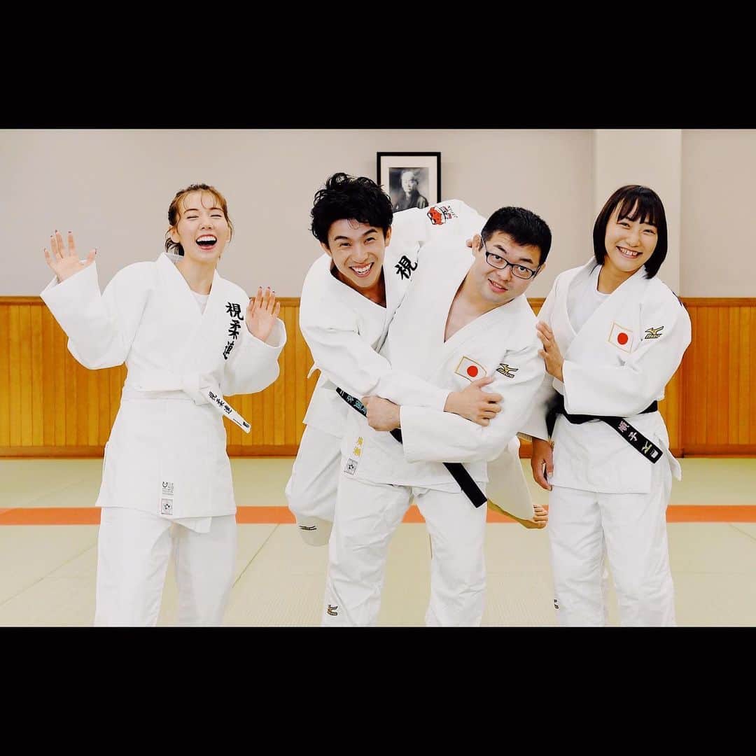 仲里依紗のインスタグラム：「キツネさんと一緒に🦊🐰 視覚障害者柔道の広瀬悠選手と広瀬順子選手ご夫妻と対談させていただきました🥋❤️ とても明るい素敵なご夫妻でお話ししててとっても楽しかったなぁ🥳❣️ 読売新聞オンラインで取材中ムービー公開中です☺️はじめての視覚障害者柔道体験の様子も是非チェックしてね✨❣️キツネさんビビりあげてました😇笑 みんなで東京2020パラリンピックを盛り上げましょう❤️🥰❤️ @yomiuri_news  #広瀬悠　さん #広瀬順子　さん #パラリンピック #東京2020 #読売新聞」