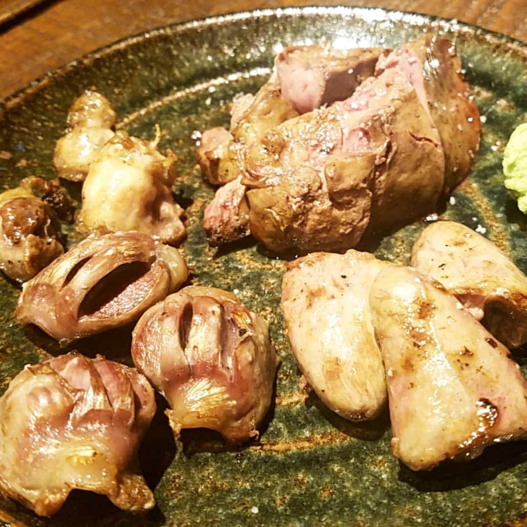 小高亮さんのインスタグラム写真 - (小高亮Instagram)「若鳥焼きもばら@大井町  完全に当たり。  おそらく五反田の名店「庭つ鶏」の流れをくむ“串で刺さない焼鳥”のお店。  何食べても美味しい。 これは天王洲収録の後は来ちゃうな。  #もばら  #大井町 #焼鳥」11月23日 11時00分 - odaka_p
