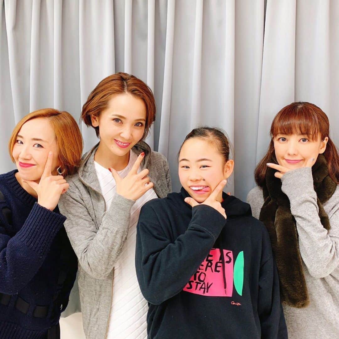 貴千碧のインスタグラム：「皆様おはようございます☀ 連日沢山の方々が日比谷シャンテにお越し下さり、貴千の喜昆布、今回の期間中は完売となりました😭お買い上げ下さいました全ての皆様、私が直接お礼をお伝えすることができなかった皆々様、本当にありがとうございました‼️‼️ 今日、明日で行こうと思って下さっていました方々、大変ご迷惑をおかけしてしまい誠に申し訳ございません。 お昆布は売り切れとなってしまいましたが、春花きららちゃんプロデュースの生地やデザインにこだわり抜いたお洋服たち、鳳翔大さんプロデュースのお洒落なジュエリーや鞄や靴などの販売は24日まで展開しております。 大さんは本日千秋楽ですので是非ご観劇の行き帰りやお仕事帰りなどなどにお寄り頂けましたら光栄です☺️🙏 . . . . この度…2016年のリオデジャネイロオリンピック日本代表選手団#宮川紗江　さん(#体操　　体操競技)の床演技の振付に貴千もほんの少し携わらせて頂くことになりました。 ご縁とは本当に不思議なものです。 来年の#東京五輪 #オリンピック　に向けて紗江ちゃんの挑戦が始まります。沢口さんがとても素敵で壮大な音楽を作られて、それにあやさんが振りという命を吹き込みました。 世界レベルの脚を持つ紗江ちゃん。 私も少しでもお役に立てましたら幸せです。 . . #表現　#表現力　の#塩胡椒」