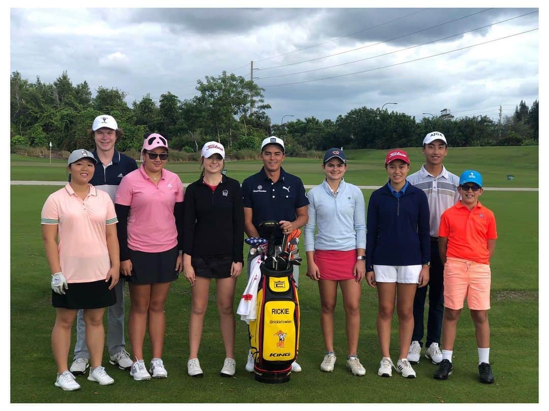 リッキー・ファウラーのインスタグラム：「It was a great day at Medalist hosting the top 8 fundraisers from this year’s @ajgagolf #LeadershipLinks ... Combined they were able to raise a total of $156,000 which went to local and national charities of their choice as well as the ACE Grant...one of the main beneficiaries being the @nicklaus4kids which I know Barbara and Jack appreciate! Awesome to see the younger generation learning how to give back...you can never start too early #YesIKnowImNotThatTall #IFitIn」