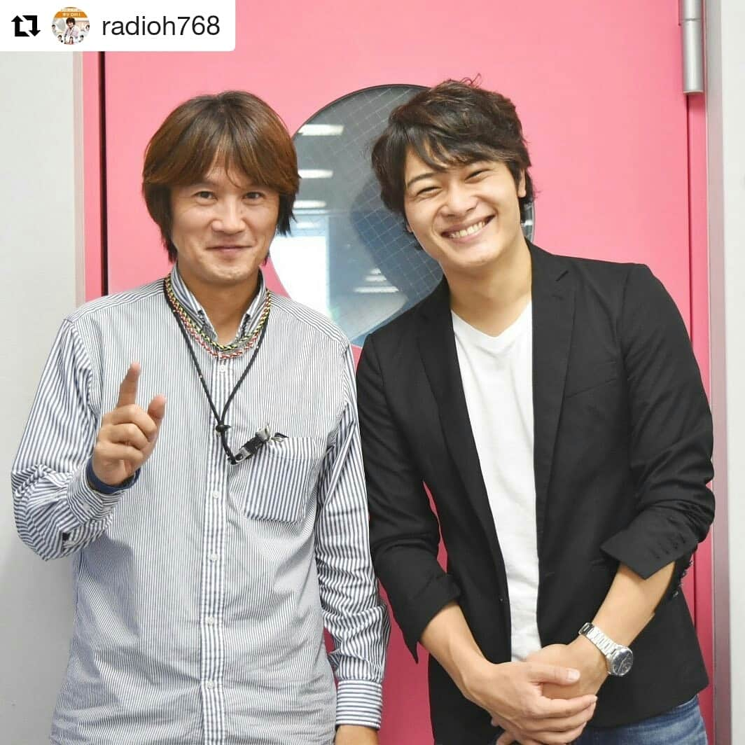 岡山放送さんのインスタグラム写真 - (岡山放送Instagram)「#Repost @radioh768 (@get_repost) ・・・ . FM岡山の牛嶋です。 . 今朝の番組には渡邊くんが来てくれました。 . 今年の目標は婚活して結婚する！だったが、『諦めた！』との事。 . また、いつか『ラジOH！』で詳しく聴いてみます。 . さぁ、今夜の『ラジOH！』は、萩原アナ、藤本アナ、今川アナの登場です。 . 是非、お聴きください。 . #OHK #岡山放送 #8ch #アナウンサー #渡邊大祐 #萩原渉 #藤本紅美 #今川菜緒 #婚活 #婚活中 #イケメンアナ #イケメンアナウンサー  イケメンアナのあすは#春高バレー#香川大会#男子決勝 で#実況 を担当｡#女子決勝 は#岸下恵介#アナ 共に#バーチャル春高バレー で全編#生配信！ #ダイジェスト は翌日11/25(月)深夜1時35分～放送です！※実質11/26(火)午前1時35分～」11月23日 11時41分 - ohk_official