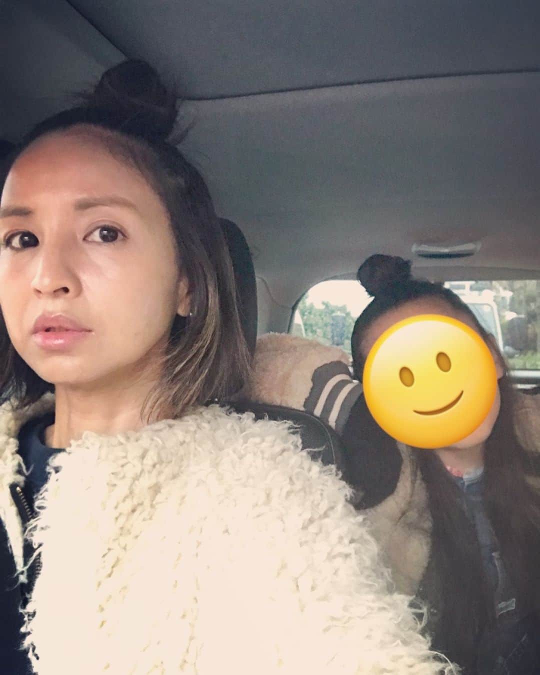 伊藤裕子さんのインスタグラム写真 - (伊藤裕子Instagram)「いつかの私と娘。 二人ともハーフアップお団子🙂 寒くなってきましたね。 体調を崩さないよう、気をつけましょ💦」11月23日 11時47分 - yukoito_official