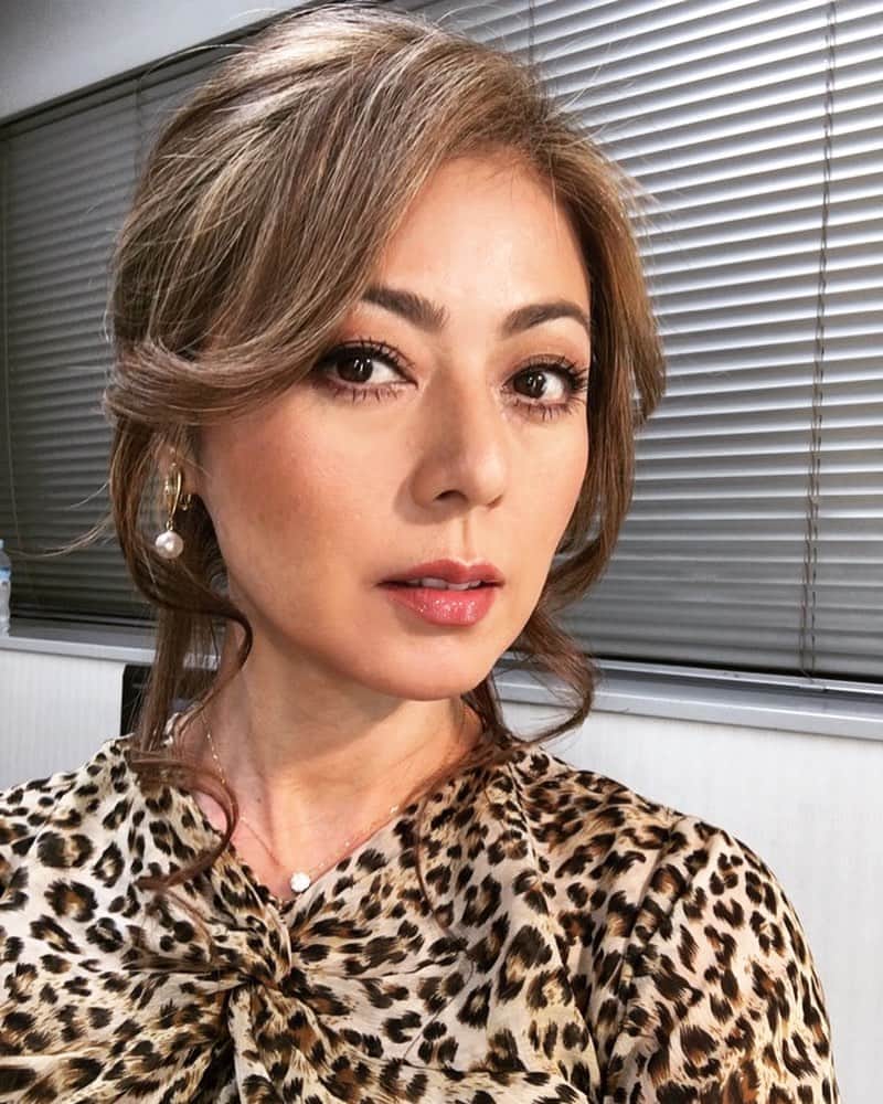 のインスタグラム：「#updo #hairstyle」