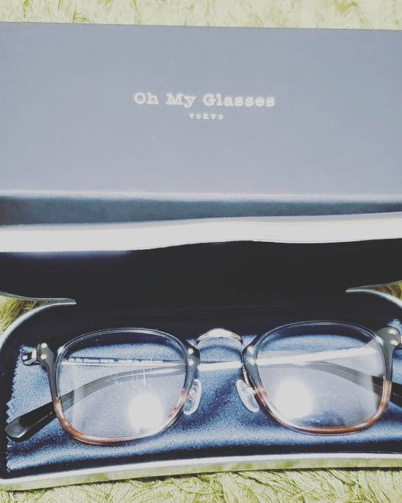 山内もえさんのインスタグラム写真 - (山内もえInstagram)「. 可愛い眼鏡を頂きました♡ #ohmyglasses . https://free-model.jp . #フリーモデル #山内もえ #ポートレート好きな人と繋がりたい #被写体モデル #portrait #写真撮ってる人と繋がりたい #瞳 #eye #photo #写真 #写真好きな人と繋がりたい  #photography #cute #pretty #広告モデル #dollmakeup #眼鏡 #可爱的 #眼镜 #メイク #model #被写体 #メガネ女子 #camera #透明感 #偶像」11月23日 12時45分 - moe.moe.chan