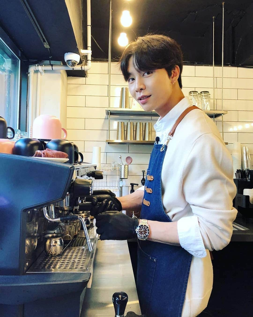 NCT 127さんのインスタグラム写真 - (NCT 127Instagram)「☕💚 . https://youtu.be/sH7EsT4Ls0E  #NCT #NCT127 #JOHNNY」11月23日 12時40分 - nct127