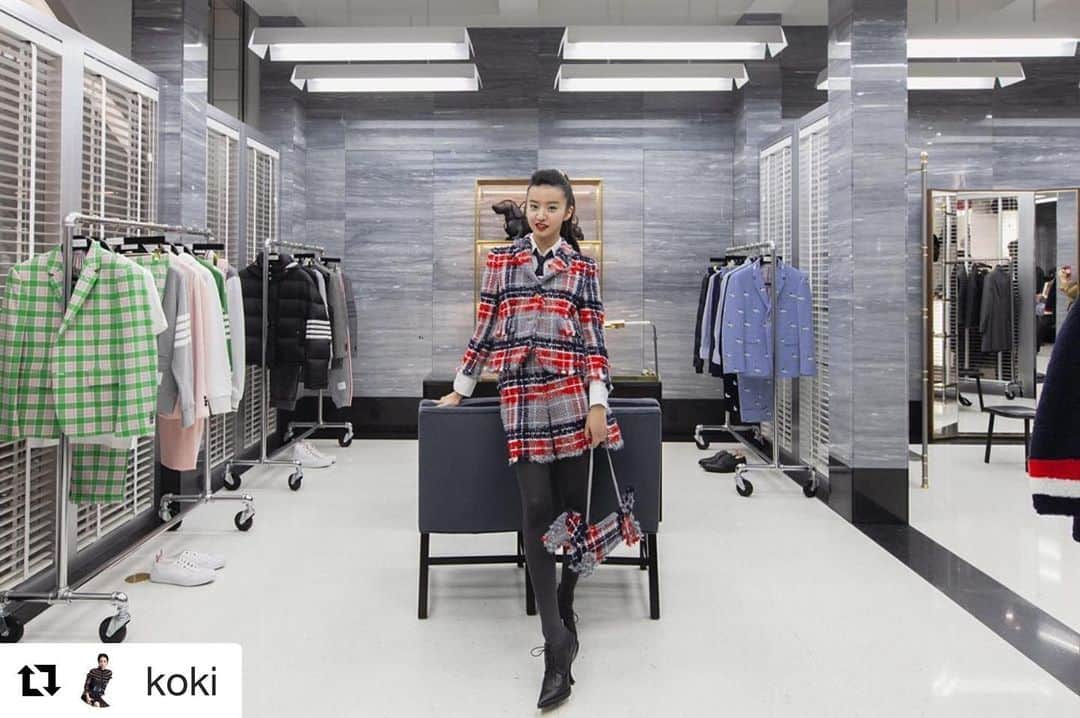 HiRAO INCさんのインスタグラム写真 - (HiRAO INCInstagram)「. Hello Kōki  Thom Browne 渋谷パルコのオープニングに来てくれたKōki ちゃん。トムがとっても似合ってた！ トムブラウン のコットンシャツにパーソナライズして名前もいれました。  パーソナライズは12月1日まで❤️. .  #thombrowne  #トムブラウン  #kōki #hiraoinc」11月23日 12時44分 - kayokohirao