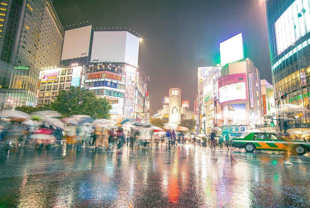 マイケル・ミュラーさんのインスタグラム写真 - (マイケル・ミュラーInstagram)「Love landscapes. ZOOM in and you can see the thousands of rocks, or thousands of people at the most crowded intersection in the World.」11月23日 12時58分 - michaelmuller7