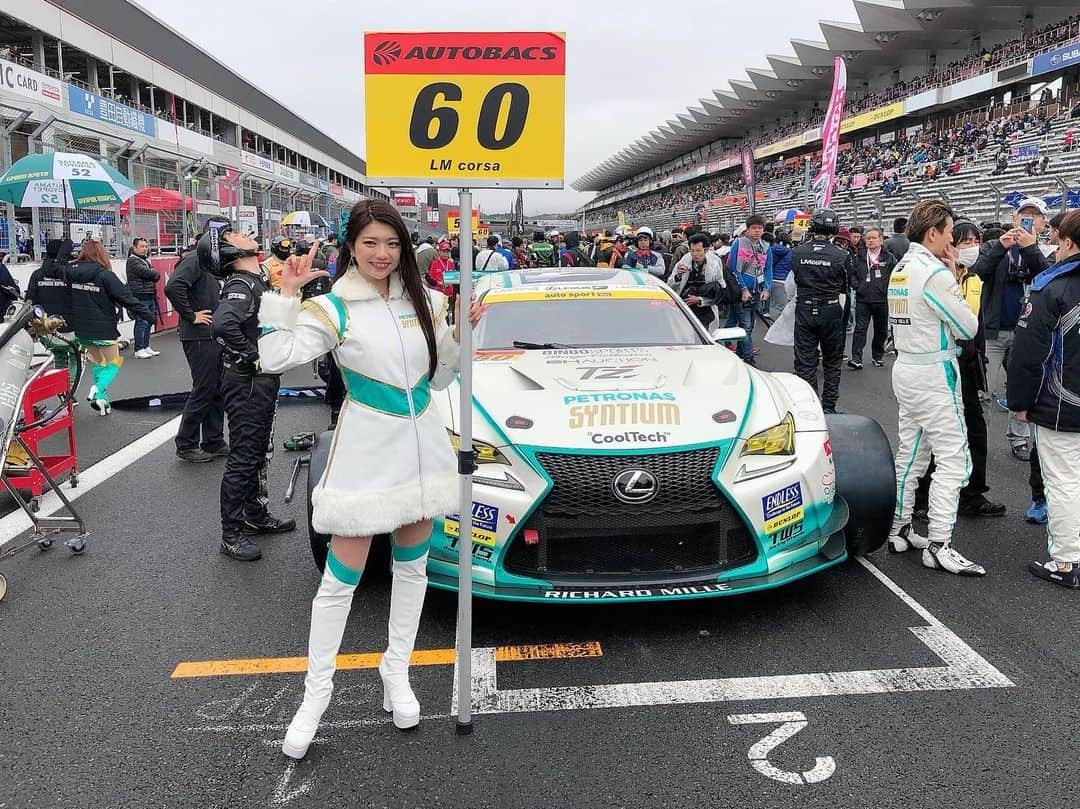 涼野はるかさんのインスタグラム写真 - (涼野はるかInstagram)「* * 60号車LMcorsa本日のレース優勝しました✨！！ ポールでグリッドボード担当させて 頂けただけでも幸せだったのに、 ポールトゥウィン…😭✨✨💓🥇 * * #スーパーgt #レースクイーン #グリッドガール #レクサス #supergt #gridgirl #lmcorsa #supergtxdtm」11月23日 18時28分 - suzuno_haruka