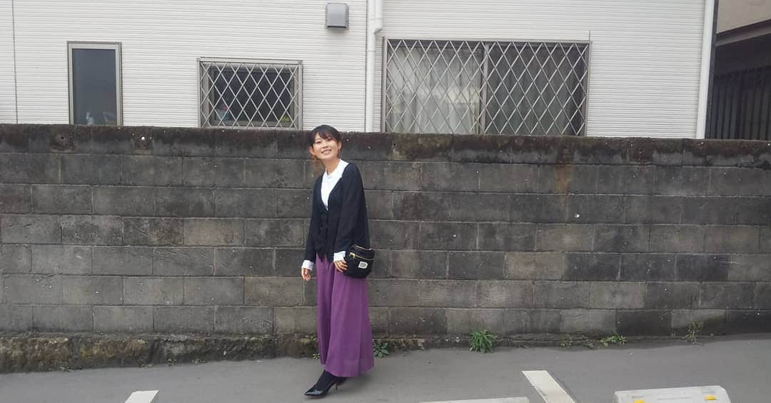 小田都由のインスタグラム：「﻿ ﻿ 何だか楽しそう。笑いすぎ😂﻿ ﻿ ﻿ #休日#秋#ファッション#fashion#写真#photo」