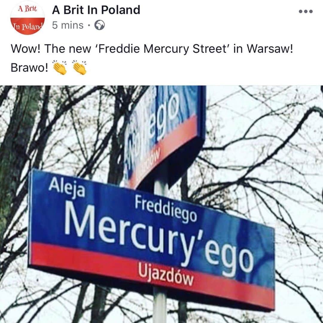 ブライアン・メイさんのインスタグラム写真 - (ブライアン・メイInstagram)「Eeek ! Thank you, Polish Folks ! And thanks British Embassy Warsaw.  And thanks “a brit in poland” And thanks Christianne Glossop.  I think this would be good for Freddie’s Ego !!! Bri」11月23日 13時16分 - brianmayforreal