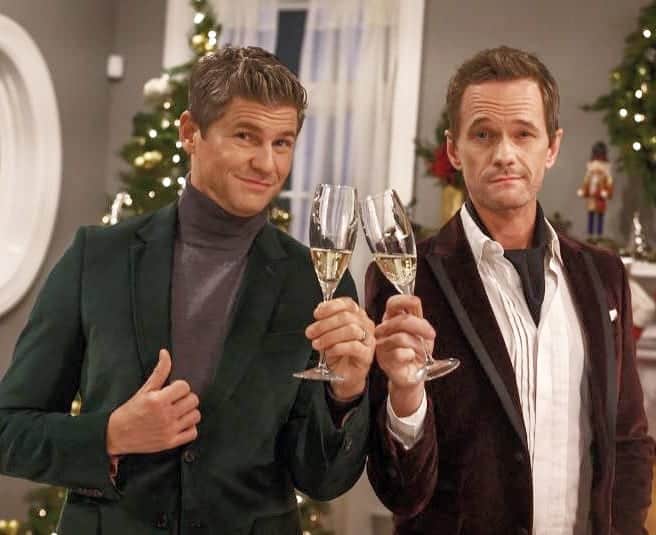 ニール・パトリック・ハリスさんのインスタグラム写真 - (ニール・パトリック・ハリスInstagram)「Cheers to the weekend! 🥂 #neilpatrickharris #davidburtka #nph #db #tagsforlikes #actors #lovethem #handsome #chef #myedit #repost #christmas #holidays #couple #husbands @nph @dbelicious ❤💚」11月23日 13時23分 - instagranph