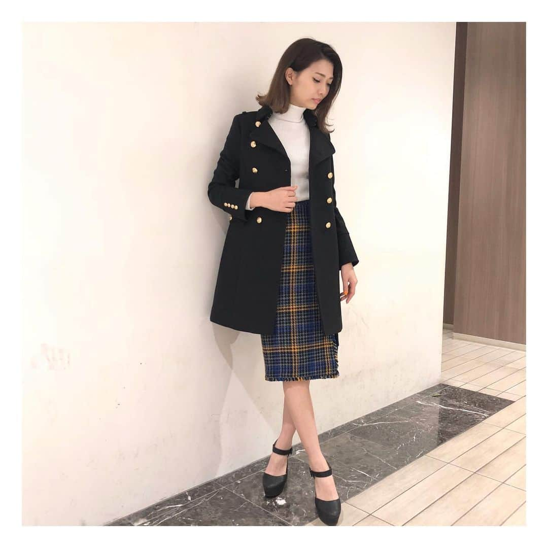 山田恵里伽さんのインスタグラム写真 - (山田恵里伽Instagram)「fashion…🖤ナポレオンコート。 ・ ・ ・ #ファッション #ナポレオンコート #ラブレス #fashion #loveless #selectshop #coat #패션 #코트」11月23日 13時45分 - eeerika_12