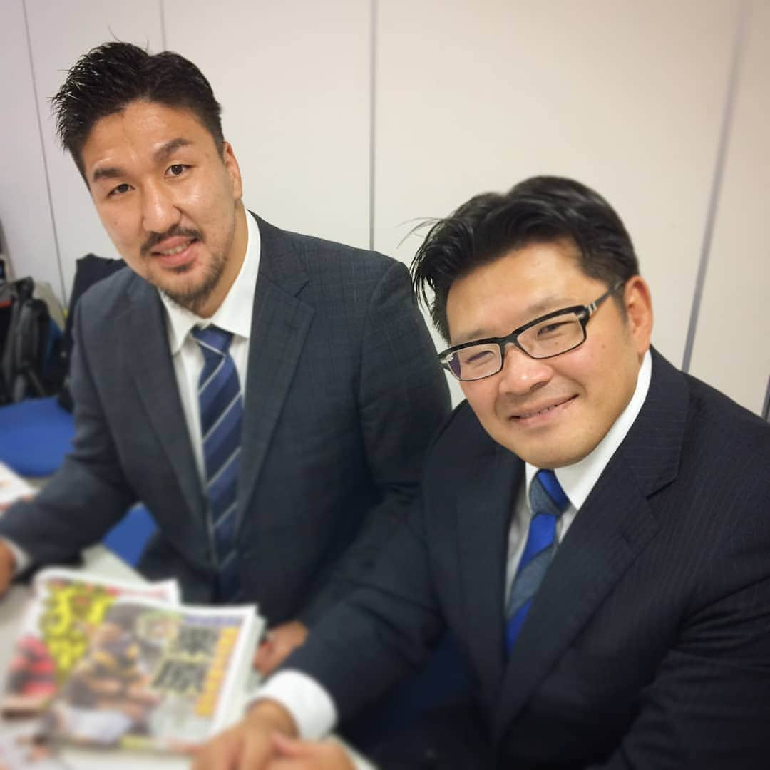 J SPORTSさんのインスタグラム写真 - (J SPORTSInstagram)「このあとすぐ！生中継！  #ラグビー関東大学対抗戦  #早稲田大学 vs. #慶應義塾大学 11月23日（土）午後1:50　J SPORTS 1 生中継　J SPORTSオンデマンドLIVE配信  ゲスト解説：#布巻峻介 (#パナソニック ) 解説：#野澤武史 実況：#熊谷龍一 開催日：2019年11月23日 会場：#秩父宮ラグビー場  #早慶戦 #jsports #ラグビー #JSPORTSオンデマンドで全試合配信」11月23日 13時46分 - jsports_official