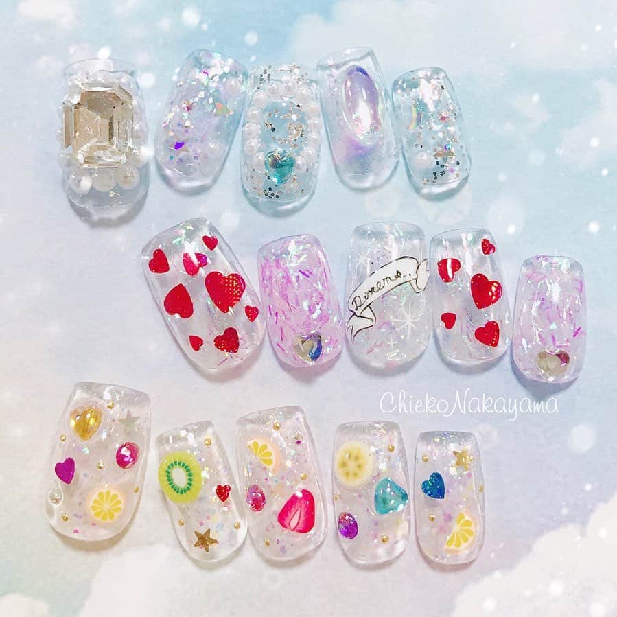 なかやまちえこのインスタグラム：「PREXY グリッター！！⠀ なかやまセレクトさせて頂いてます✨✨💫⠀ 上下・Unicorn Island 中・Fortune of Dreams #nail #nails #nailart #ネイル #美甲 #ネイルアート  #clou #nagel #ongle #ongles #unghia #japanesenailart #manucure #네일 #젤네일 #네일아트 #네일리스트 #japanesenails #manicurist #gelnails #أظافر #グリッターネイル ＃ラメネイル #glitternails」