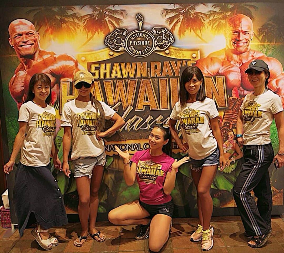 のインスタグラム：「・ ・ We are in Hawaii now!! I will try my best to provide all the support at this time. We will do our best shoots in Shawn Ray’s HAWAIIAN Classic. After the show, we are 100% sure that we gonna enjoy Hawaii!! Go ladies!!! ・ 自分史上最高の身体で大会に出て、 美しい海と空気と美味しい食べ物を満喫する！  自分らしく競技を人生の一部に取り入れ、毎日ワクワクドキドキ真剣に、そして思いきり楽しむ。  わたしは今回は現地でのアテンド、バックステージでのサポートに入ります！  大会は明日！ 終わったらみんなでハワイを満喫するぞー！が本命😂❤️・ ・ @shawnrayhawaiianclassic @shawnrayifbbpro  #hawaii #npc #npcbikini #ifbbbikini #hawaiilife #hawaiistagram」