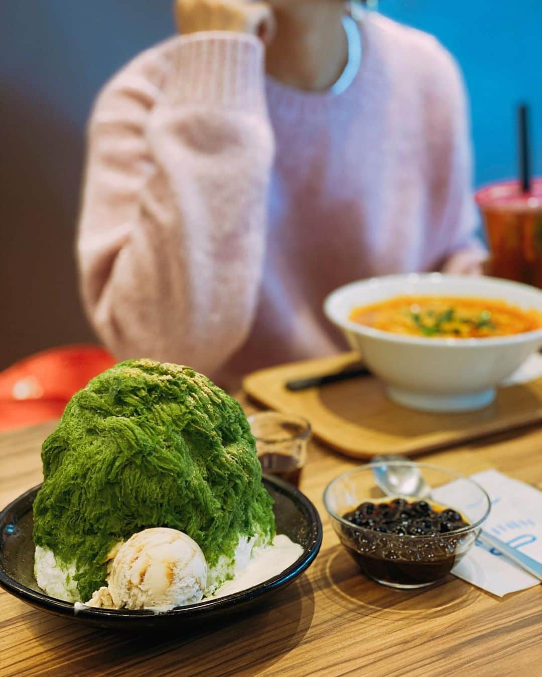 Risako Yamamotoさんのインスタグラム写真 - (Risako YamamotoInstagram)「今日のランチはおねえことice monsterへ♡ ・ 今回のpop up中に絶対食べに行きたいと決めていた辛麺と抹茶のかき氷🥰 ・ ・ 辛さを選べる辛麺🍜🔥 美味しすぎてスープまで完食♥️🤤 ・ 辛いものの後のデザート、幸せ！♡ 辻利のお抹茶にチーズフォームとタピオカの組み合わせが最高に美味しかった♡ やっぱりかき氷はice monsterのふわふわが1番♡☺︎ ・ ・ #icemonster #アイスモンスター #辛麺 #かき氷」11月23日 14時47分 - risako_yamamoto