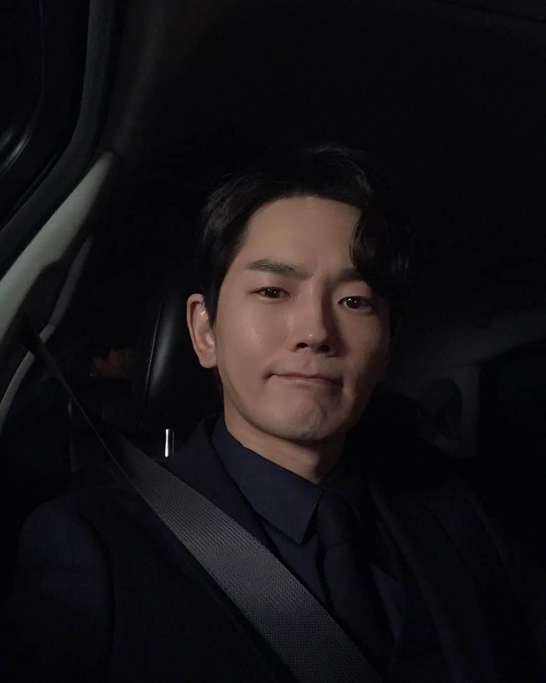 オン・ジュワンのインスタグラム：「#모두의 거짓말#ocn#드라마 자 이제 얼마 남지않은 비밀. 반전의 반전이 있는.. 과연 그는..ㅋ 이 정도면 내용이 궁금한가??🙄」