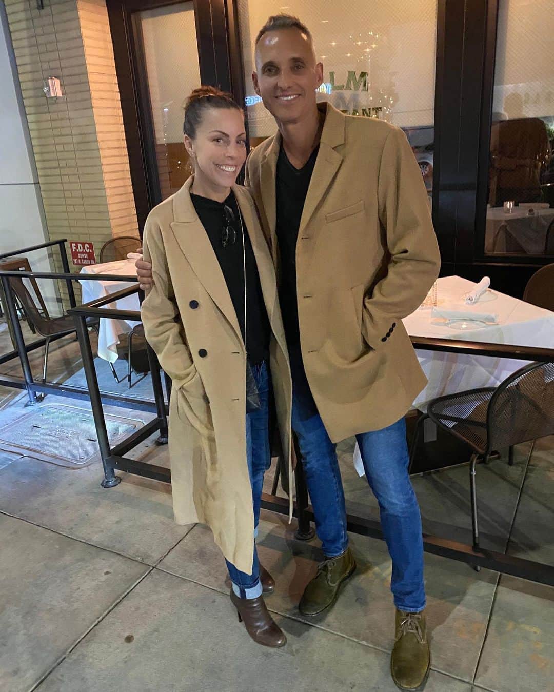 カレンザンボスビンテージクチュールのインスタグラム：「Twinning without planning from head to toe with @petertempesta. 📸by @randibalvanz #thepalmrestaurant #fridaynight」
